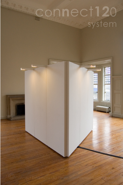 Gallery Light that fits on top of the exhibition panels. Used by: (Curators, Artists, Photographers, Art Designers, Architects)