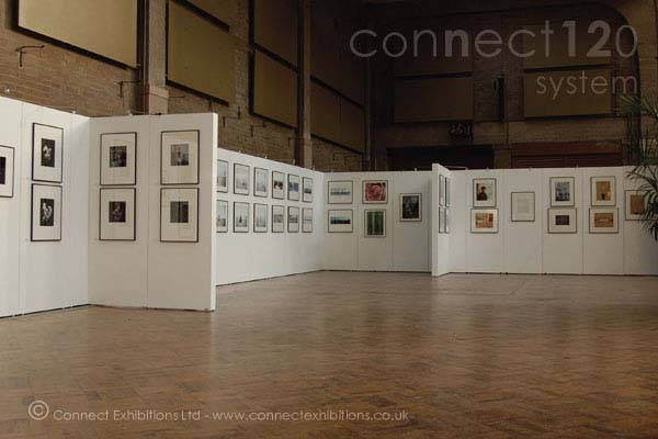 exhibition panel, exhibition panels, exhibition panelling temporary - portable - movable at the exhibition by the 'The Association of Photographers' in London, they  created an exhibition space. (photographic images)